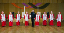 Гагаринский муниципалитет подарил концерт людям старшего поколения