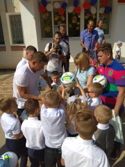 Алексей Ярусов 1 сентября принял участие в торжественной «линейке» в школе №49