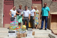 Гагаринский муниципалитет вручил подарки детскому садику