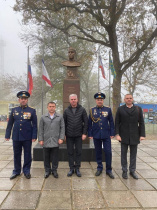 Глава Гагаринского муниципалитета Алексей Ярусов наградил победителей конкурса "Воздушные рубежи"