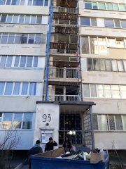 Жильцы дома №93 на проспекте Октябрьской революции просят внести изменения в проект ремонта подъездов многоквартирного дома