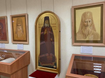 В Гагаринском районе открылась выставка живописи, графики, иконы «Благословением праведных возвышается город»