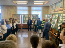 Гагаринский муниципалитет организовал выставку для школьников о героях Первой Оборы Севастополя