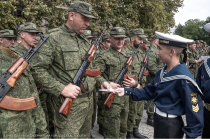Севастопольцы проводили мобилизованных на курсы подготовки и боевого слаживания