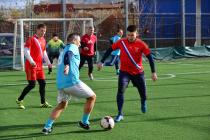 В турнире ветеранов по мини-футболу на Кубок главы Гагаринского муниципального принимают участие более 100 человек