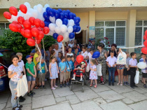 Гагаринский муниципалитет вручил подарки детям с ограниченными возможностями